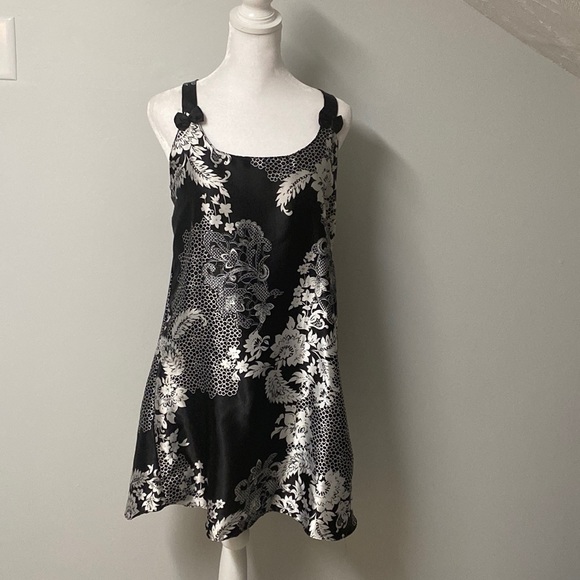 TWO PIECE - KIMONO & MATCHING NIGHT GOWN - Picture 2 of 3